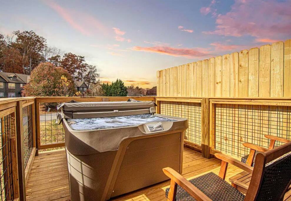 Willow Trace: Family Retreat, Hot Tub, Gaming! Pigeon Forge Eksteriør billede