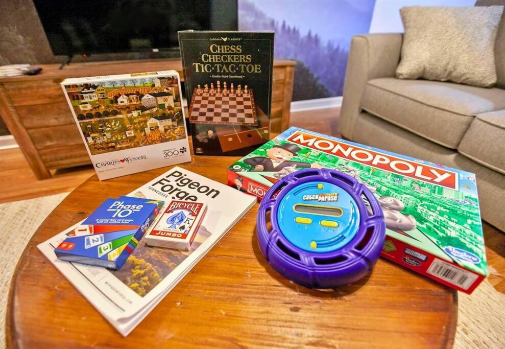 Willow Trace: Family Retreat, Hot Tub, Gaming! Pigeon Forge Eksteriør billede