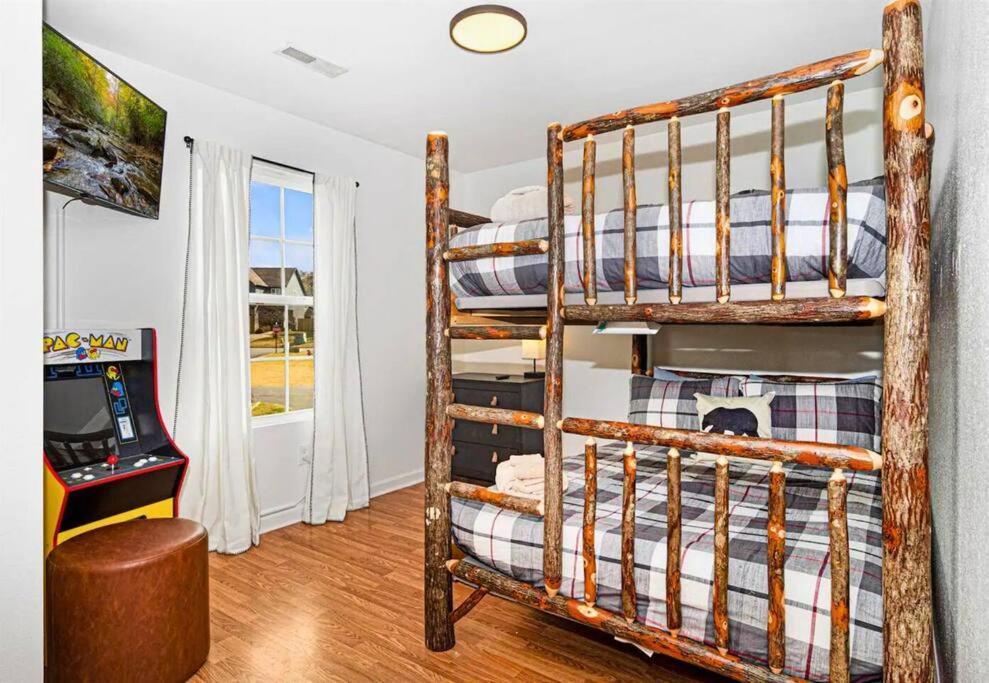 Willow Trace: Family Retreat, Hot Tub, Gaming! Pigeon Forge Eksteriør billede